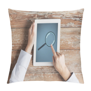 Personality  Close Up Of Male Hands With Magnifier On Tablet Pc Pillow Covers