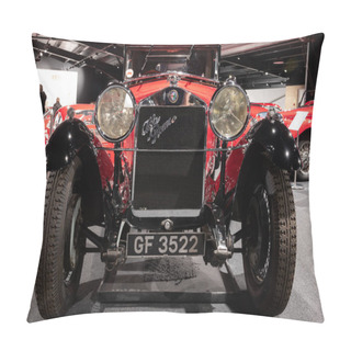 Personality  Sparkford.Somerset.United Kingdom.January 7th 2024.A 1930 Alfa Romeo 6C 1750 Gran Tourismo Is On Show At The Haynes Motor Museum In Somerset Pillow Covers