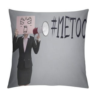 Personality  Business Woman With  Me Too Billboard On The Gray Background Pillow Covers