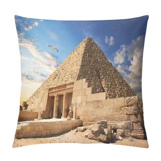 Personality  Pyramid Near Giza Pillow Covers