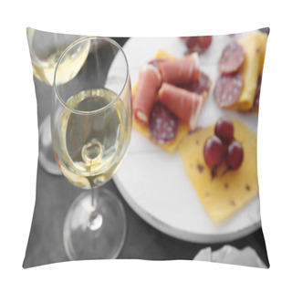 Personality  Glasses With White Wine Pillow Covers