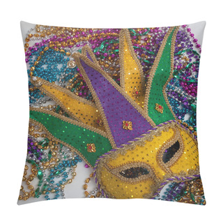 Personality  A Yellow Mardi Gras Mask And Beads Pillow Covers