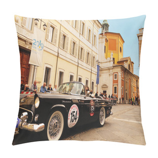 Personality  Black Ford Thunderbird In Ravenna Pillow Covers