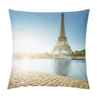 Personality  Eiffel Tower, Paris. France Pillow Covers