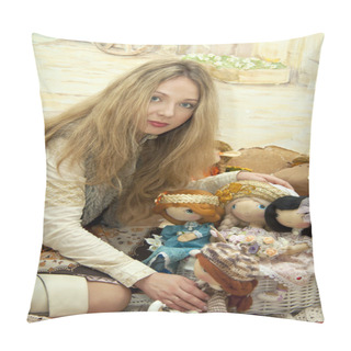 Personality  Woman And Dolls Pillow Covers