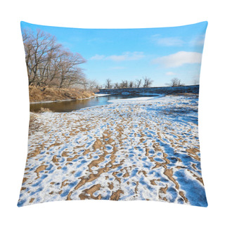 Personality  The Picturesque Landscape Of The Freezing River And Oak Trees Without Leaves On Snowy Shore On A Sunny Day In Early Winter Pillow Covers