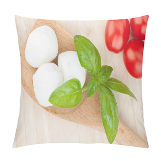 Personality  Mozzarella, Tomatoes And Basil Pillow Covers