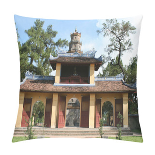 Personality  Entrance Gate At Thien Mu Pagoda Monastery Pillow Covers