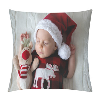 Personality  Little Sleeping Newborn Baby Boy, Wearing Santa Hat  Pillow Covers