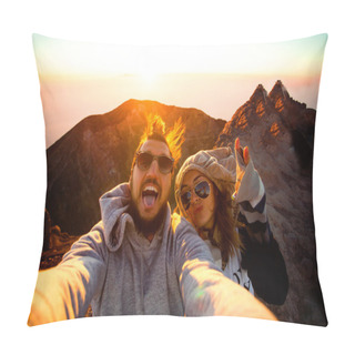 Personality  Beautiful Traveling Couple On The Top Of The Mountain Pillow Covers