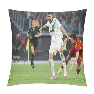 Personality  Rome, Italy 17.03.2024: Martin Erlic Of Sassuolo Fight For The Ball With Sardar Azmoun Of Roma During The Italy Serie A TIM 2023-2024 Football Match AS Roma Vs US Sassuolo Calcio At Olympic Stadium In Rome. Pillow Covers