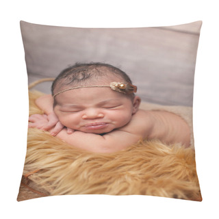 Personality  Newborn Baby Girl With Puckered Lips Pillow Covers