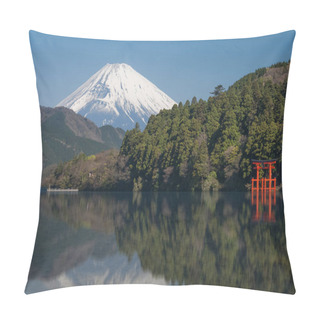 Personality  Lake Ashi And Mountain Fuji Pillow Covers
