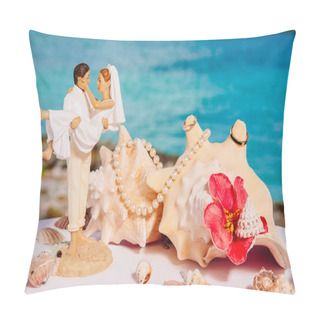 Personality  Figure Of Wedding Newlywed Couple Pillow Covers
