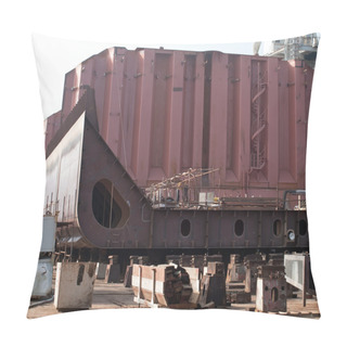 Personality  Ship Building In Shipyard Pillow Covers