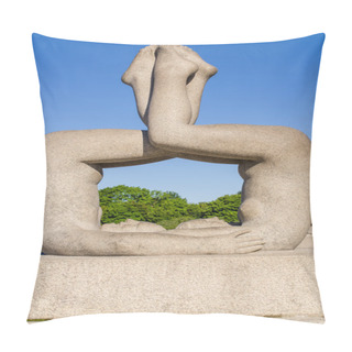 Personality  Vigeland Statue Pillow Covers