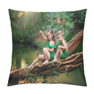 Personality  Boy And Girl Children 5-7 Years Old Sitting On A Log Above The Lake Pillow Covers