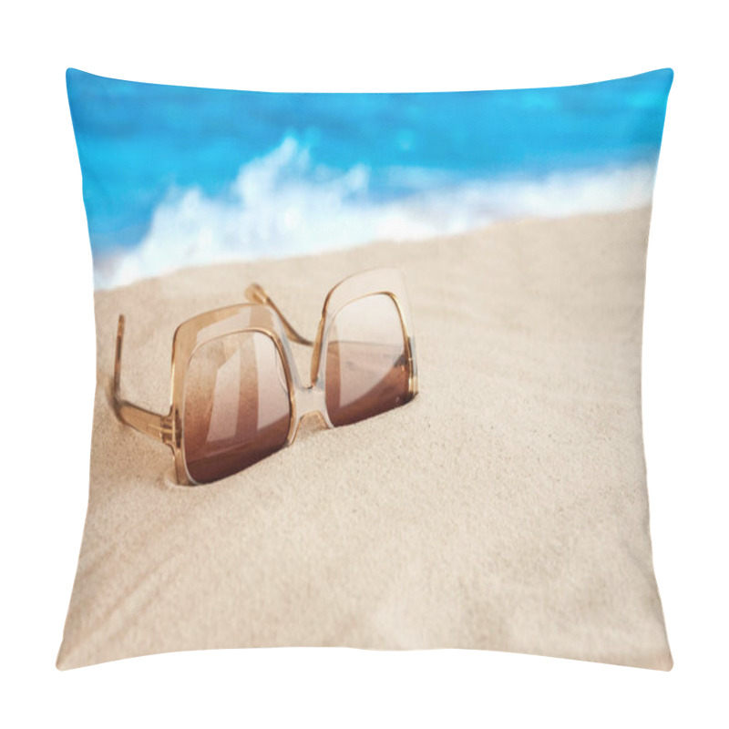 Personality  Sunglasses on the seashore, tropical beach vacation background  pillow covers