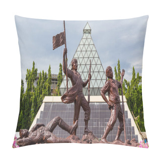 Personality  Monument Unknown Soldier  Surabaya Pillow Covers