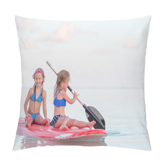 Personality  Little Girls Swimming On Surfboard During Summer Vacation Pillow Covers