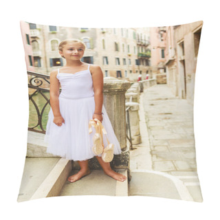 Personality  Ballet, Ballerina - Young And Beautiful Ballet Dancer In Venice, Pillow Covers