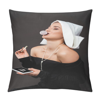 Personality  Sexy Laughing Nun With Bubble Gum Holding Dollar Banknote And Smartphone With Cocaine Lines On Grey Pillow Covers
