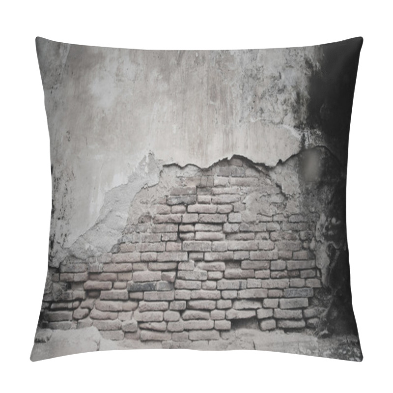 Personality  cracked cement and old brick wall pillow covers