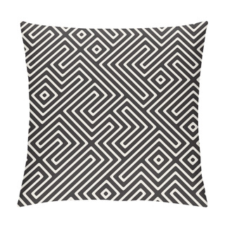Personality  Vector Seamless Black And White Maze Stripes Irregular Geometric Pattern Pillow Covers