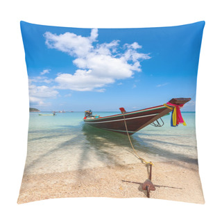 Personality  The Boat On A Beach With The Blue Sky Pillow Covers