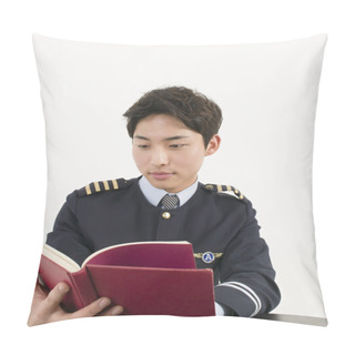 Personality  Airline Pilot Reading A Book Pillow Covers