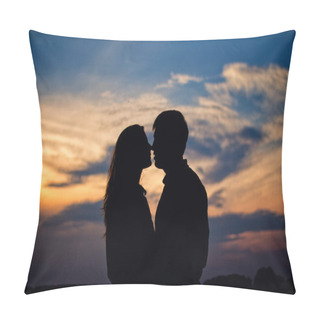 Personality  Silhouette Of Kissing Couple Pillow Covers