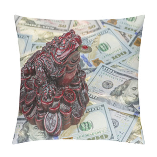 Personality  Three-legged Money Toad Jin Chan As A Chinese Symbol Of Wealth On Variety Of US Hundred-dollar And Fifty-dollar Bills.  Many Money. Dollars Background. Pillow Covers