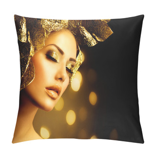 Personality  Fashion Glamour Makeup. Holiday Gold Make-up Pillow Covers