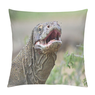 Personality  The Komodo Dragon With Open Mouth Pillow Covers