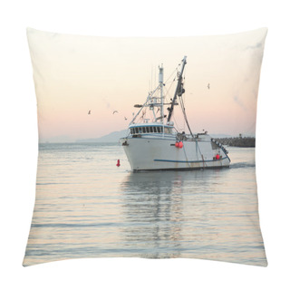 Personality  Fishing Boat Entering Ventura Harbor Dawn Pillow Covers