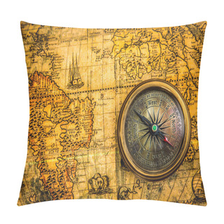 Personality  Vintage Compass Lies On An Ancient World Map Pillow Covers