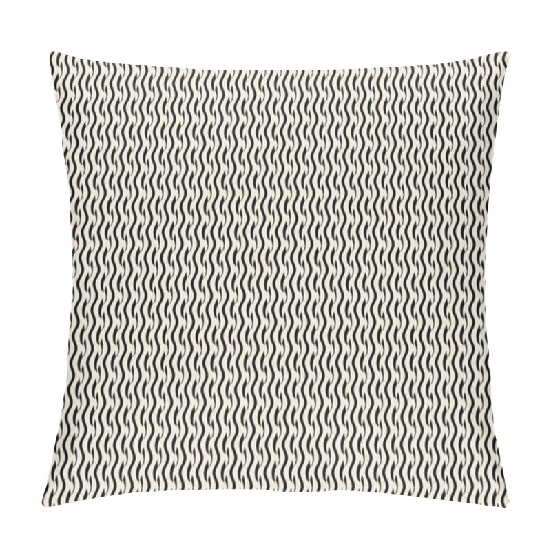 Personality  Seamless Pattern. Abstract Op Art Texture With Bold Monochrome Wavy Stripes. Creative Background With Distorted Lines. Decorative Black And White Striped Design With Distortion Effect. Pillow Covers