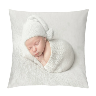 Personality  Llitle Baby In White Knitted Hat And Suit Sleeping Pillow Covers