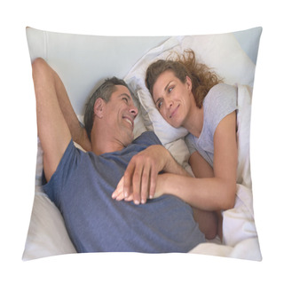 Personality  Happy Loving Couple Lying In A Bed Pillow Covers