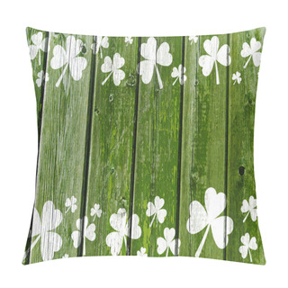 Personality  Shamrock Pattern On Old Green Wooden Boards Pillow Covers