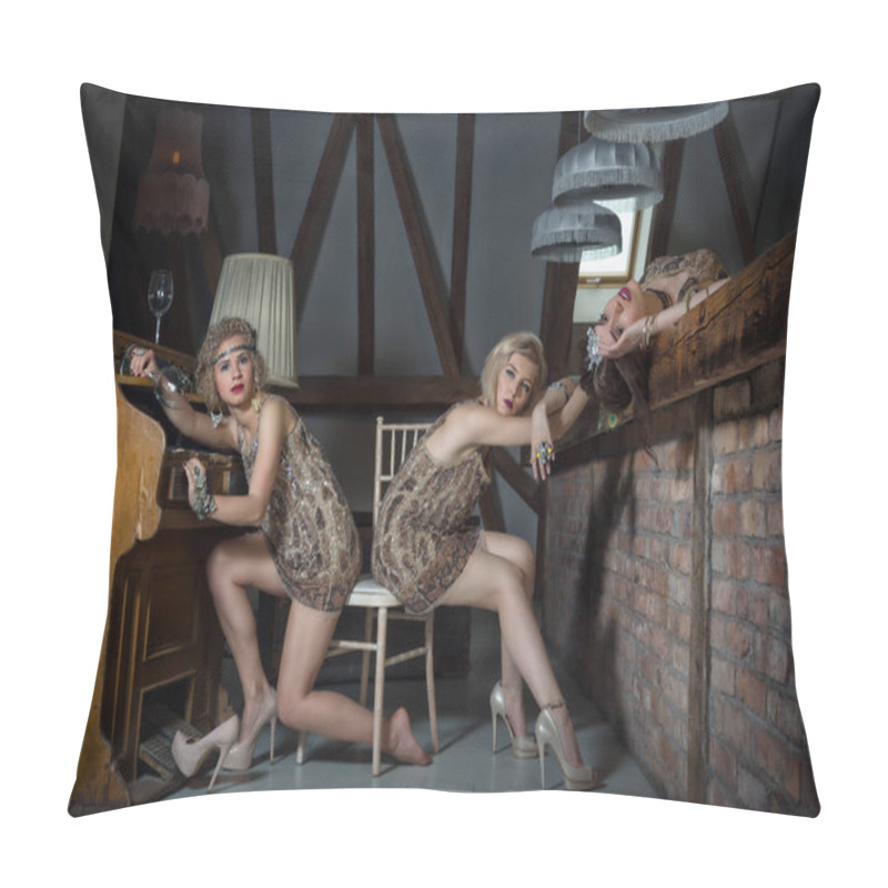 Personality  Lovely girls dressed in flapper style outfits pillow covers