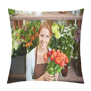 Personality  Smiling Woman With Flowers Pillow Covers