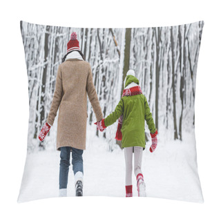Personality  Mother And Daughter Walking And Holding Hands In Winter Park Pillow Covers