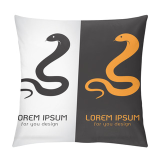 Personality  Vector Image Of An Snake On White Background And Black Backgroun Pillow Covers