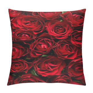 Personality  Background Of Red Roses Flowers Pillow Covers