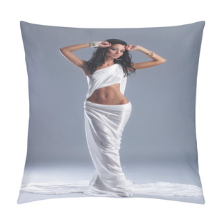 Personality  Fashion Shoot Of Aphrodite Styled Young Woman Pillow Covers