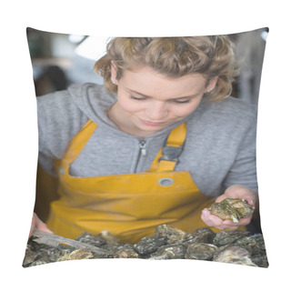 Personality  Oyster Worker Holding Fresh Opened Oyster In Hands Pillow Covers