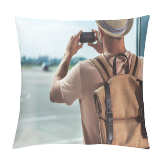 Personality  Man Taking Picture On Smartphone Pillow Covers