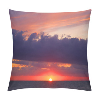 Personality  Photo Background Beautiful Sunset On The Sea Coast In The Evening Pillow Covers