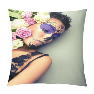 Personality  Woman In Day Of The Dead Mask Portrait Pillow Covers